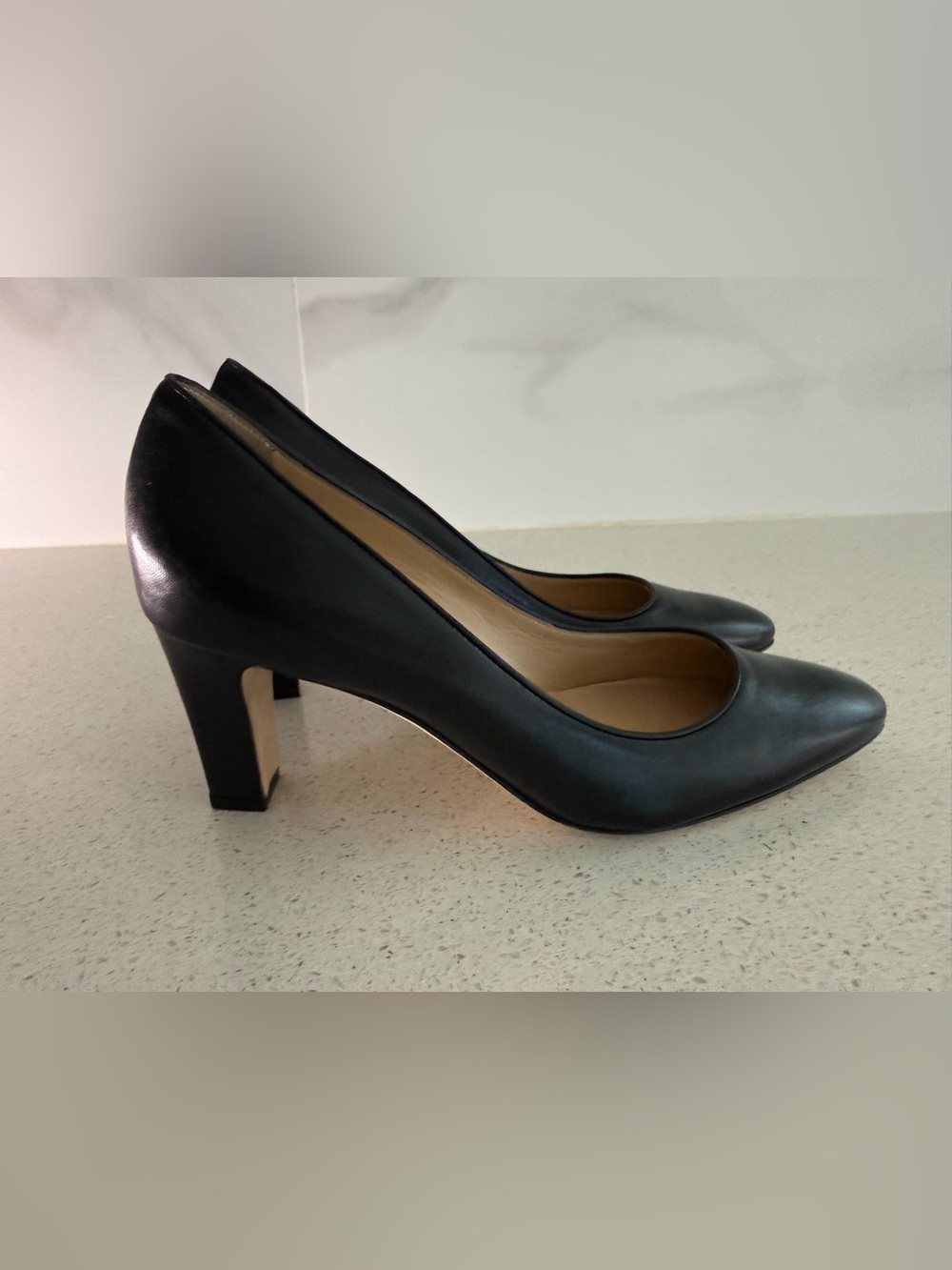 MANOLO BLAHNIK Black Leather Pumps Size EU 37 US 7
